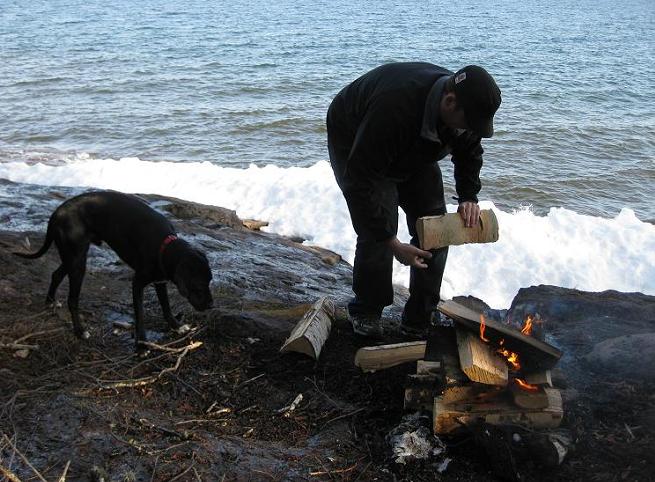 dog-campfire1